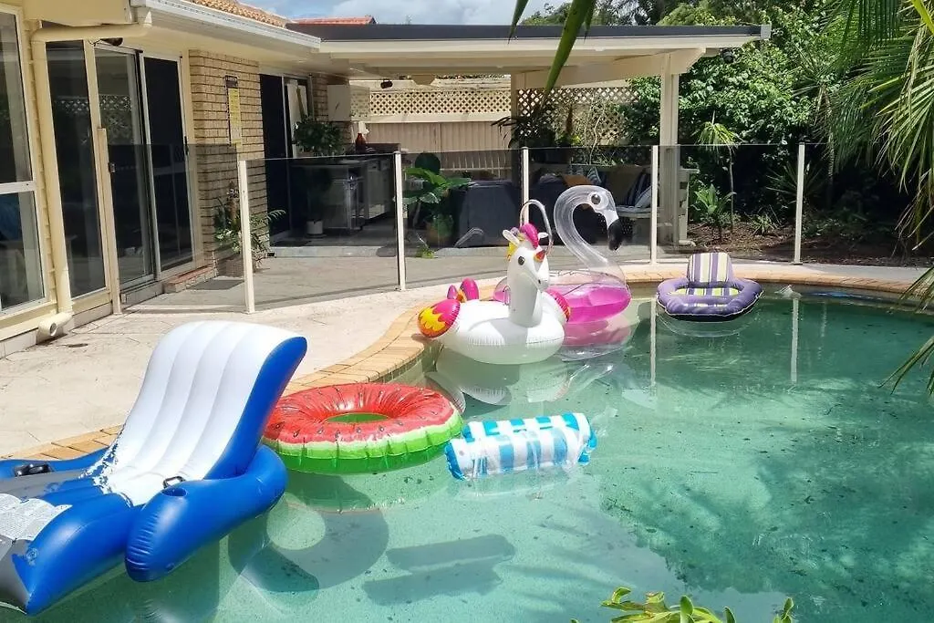 Gold Coast 6 Bedroom House With Pool Gold Coast