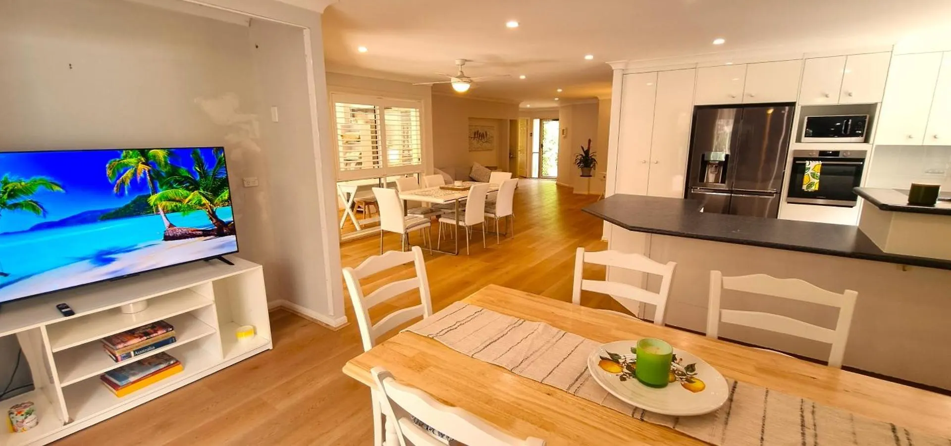 Gold Coast 6 Bedroom House With Pool 0*, Gold Coast