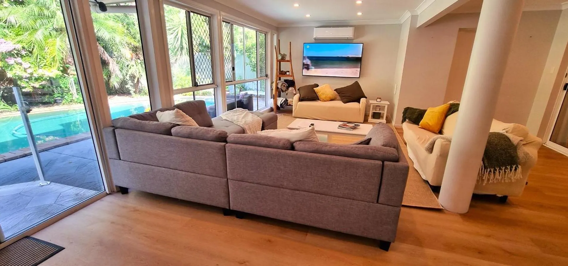 Gold Coast 6 Bedroom House With Pool Holiday home